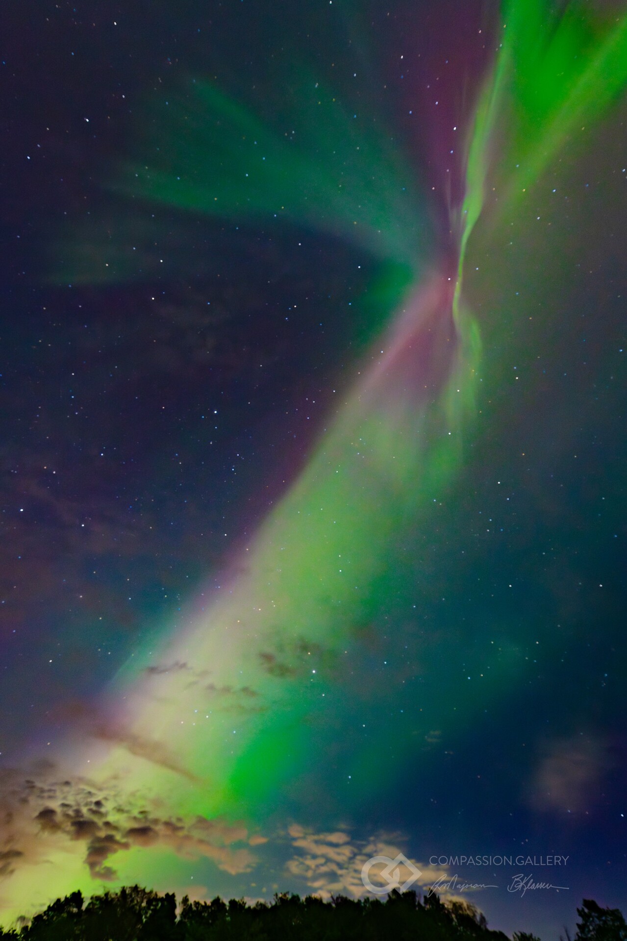 Ray Majoran - Aurora Borealis (Northern Lights) Photo